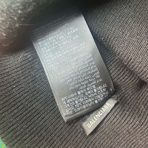 Balenciaga Unity ring logo embroidered skull cap beanie - Picture 7 of 11